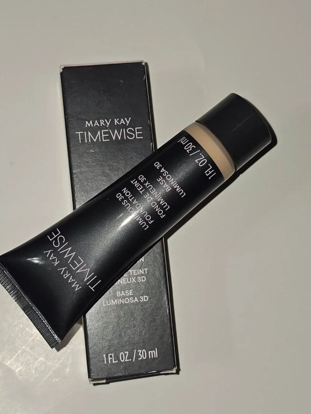 Mary Kay TimeWise Luminous Foundation  Beige W100 New
